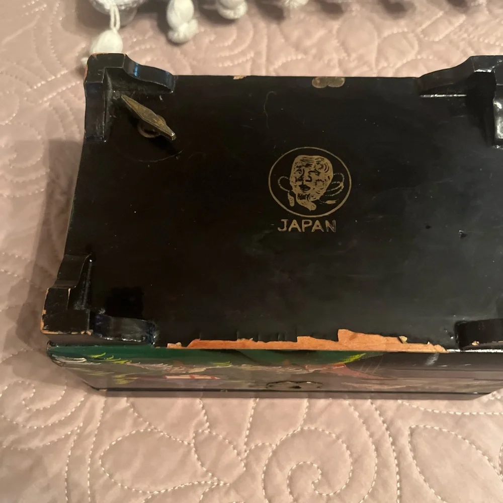 Vintage black lacquer musical jewelry box from Japan